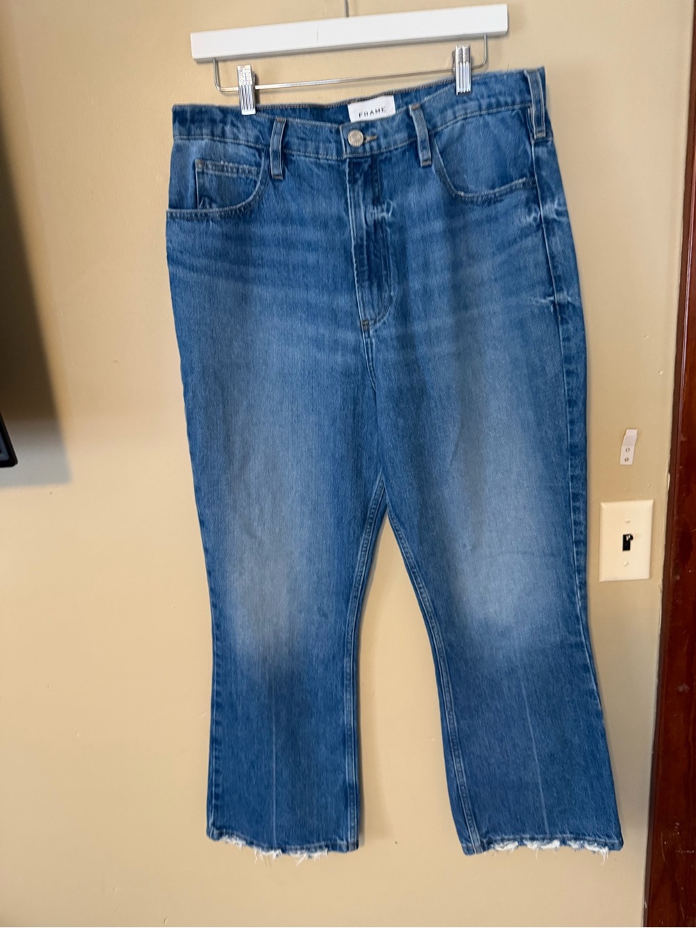 Frame Denim High-Rise Wide-Leg Jeans in Medium Blue - Picture 2 of 9